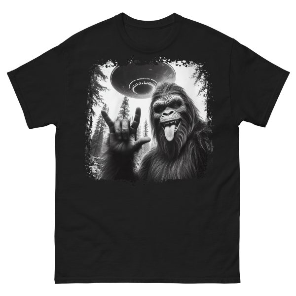 ALIENS - Bigfoot & UFO T-shirt
